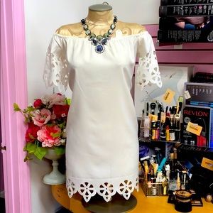 White cutout size S and XS